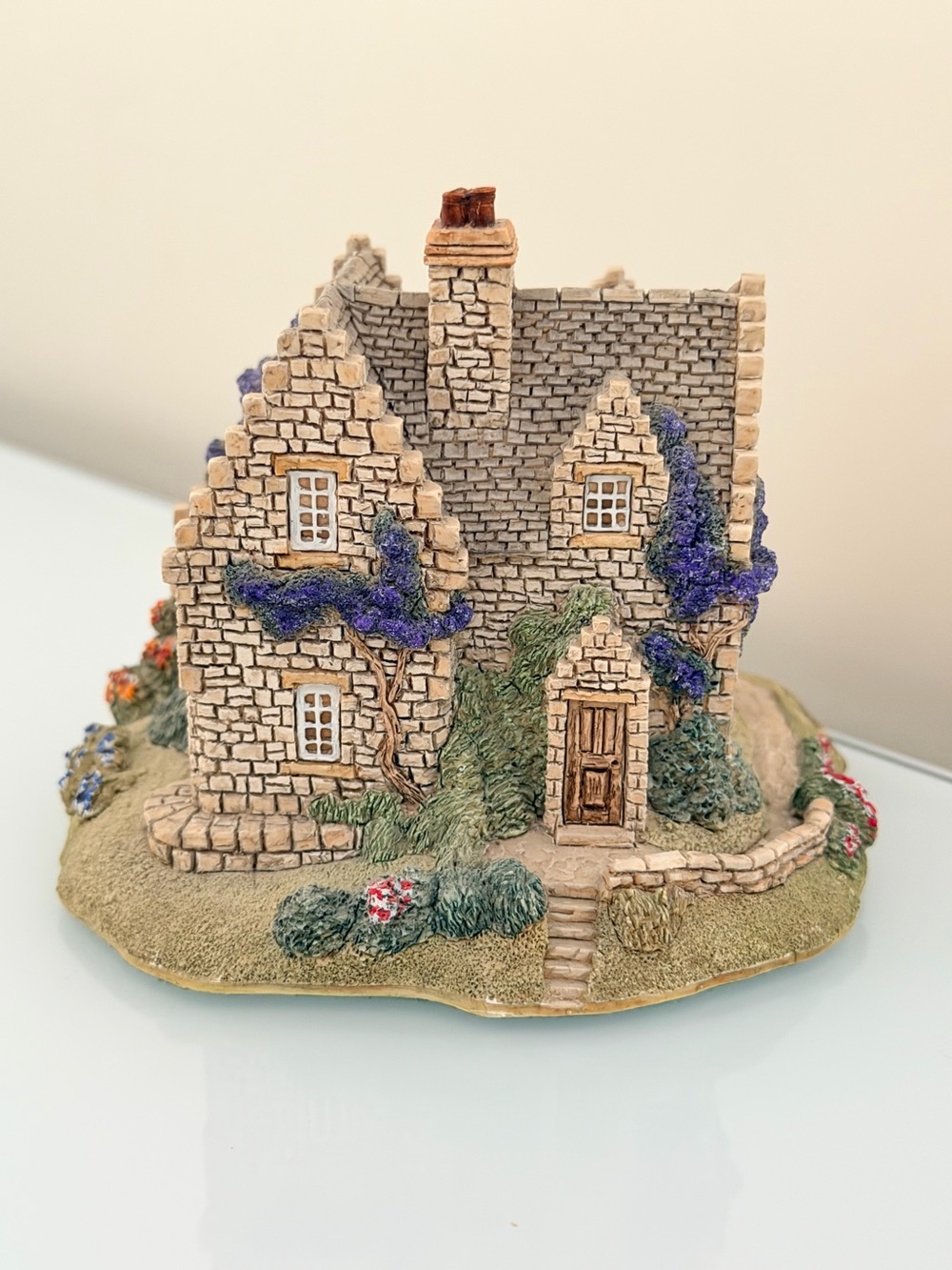 Vintage Lilliput Lane "Kinlochness" Scottish Collection Cottage 1989